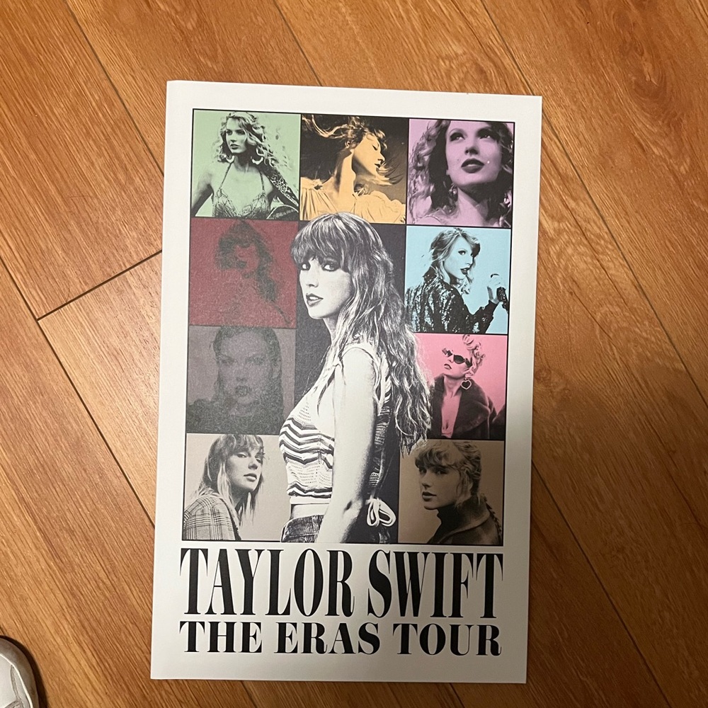 LA ERAS POSTERS FROM VIO BOX